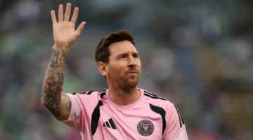 بين الضباب والعناق.. ميسي يفاجئ طفلًا في الإكوادور بلقطة إنسانية مؤثرة